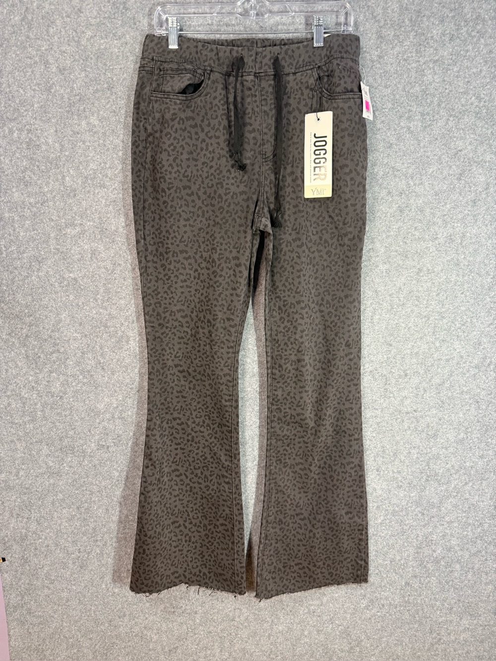 NWT YMI Black Leopard Print Pull-On Flare Joggers Raw Edge Hem Size Large